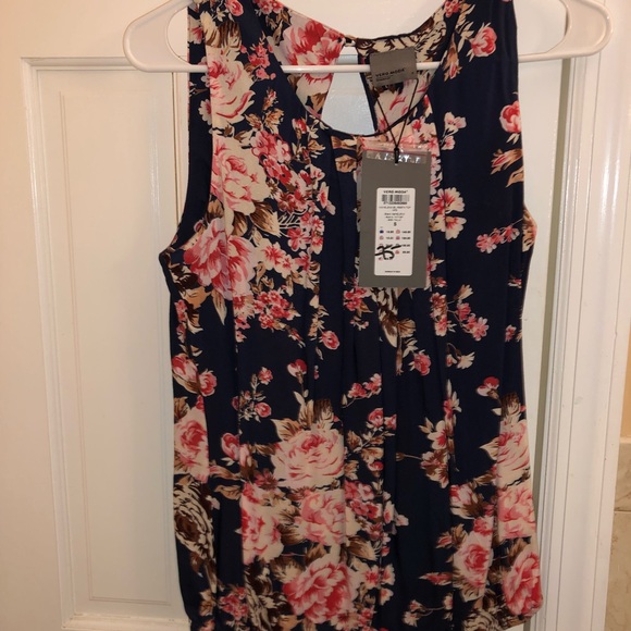 Vero Moda Tops - Vero Moda Floral Sleeveless Top (Size: S)